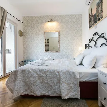 Apartment The Old Town Square & Parizska