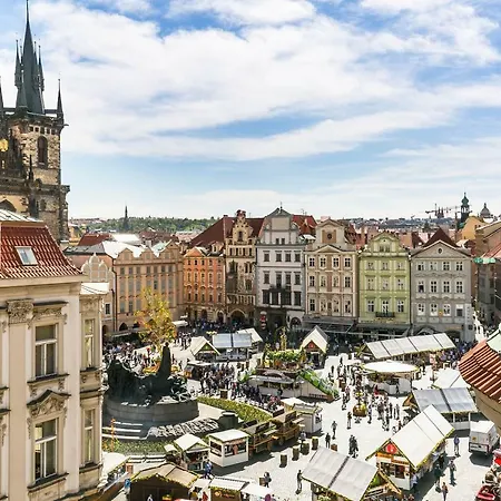 The Old Town Square & Parizska Apartmán Praha