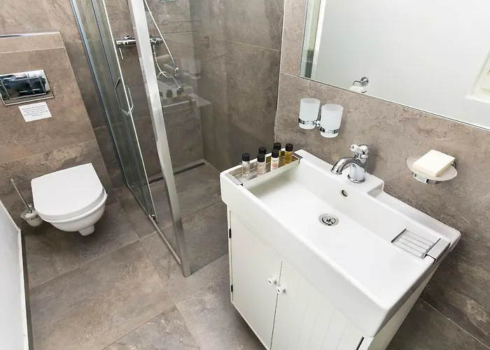 The Old Town Square & Parizska דירה