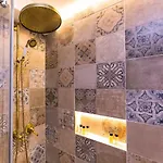 ذا أولد تاون سكوير&باريزسكا ابراتمنتس شقة