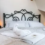 ذا أولد تاون سكوير&باريزسكا ابراتمنتس *
