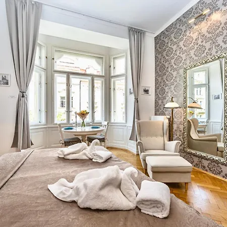Apartment The Old Town Square & Parizska Prague
